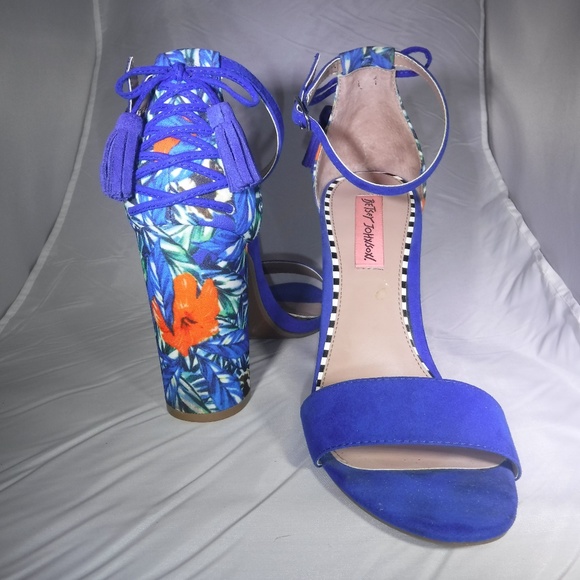 Betsey Johnson Shoes - BETSY JOHNSON TROPICAL HEELS SIZE 9